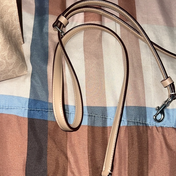 Mollie Tote Bag 25 In Signature Canvas - Picture 5 of 6